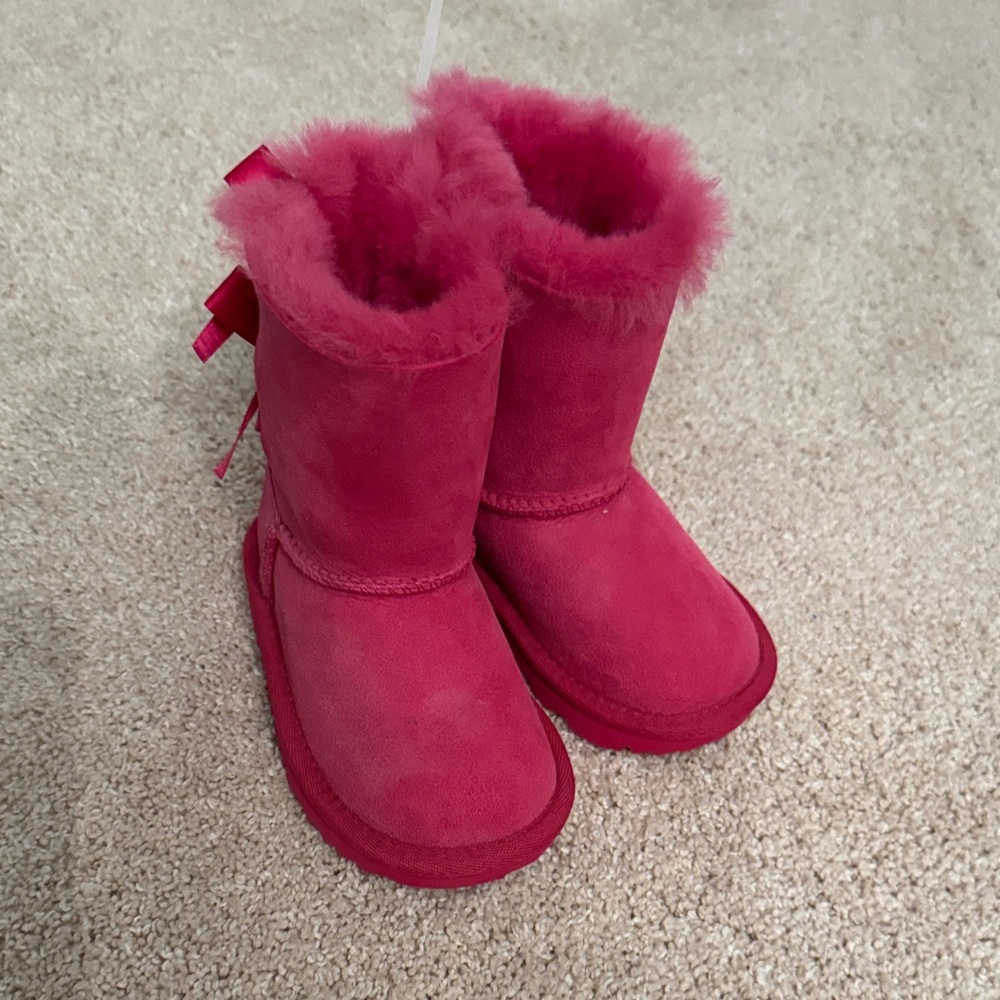 UGG Kids Boots in Bright Pink